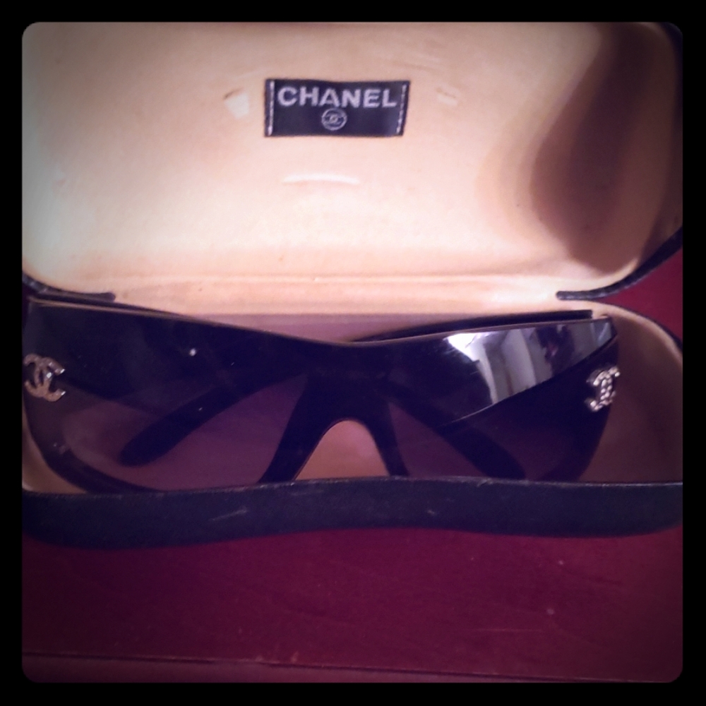 Sunglasses (Chanel)!!!